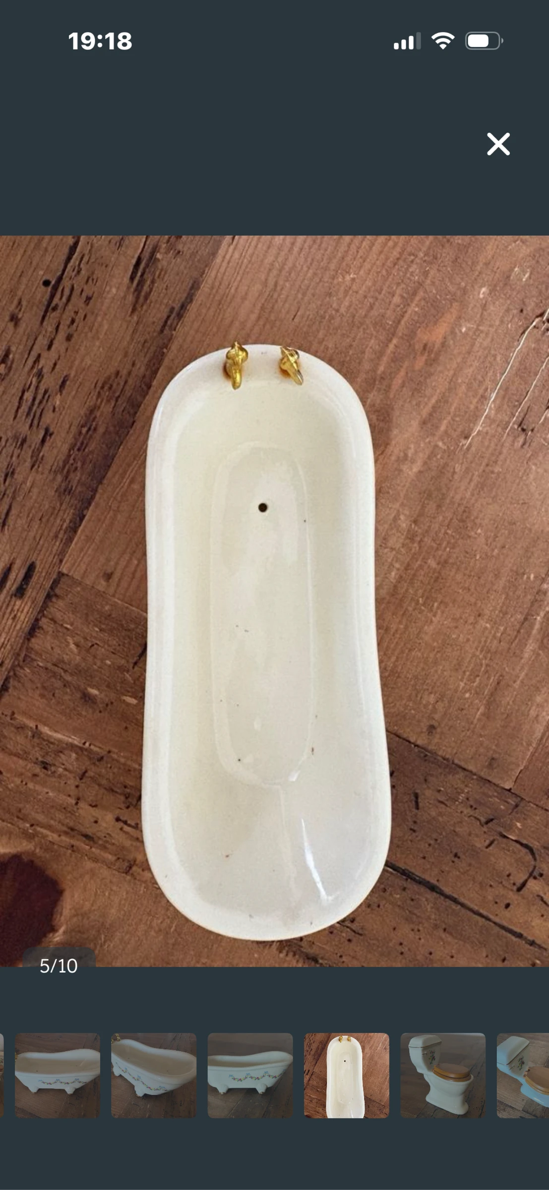 Porcelain bathroom: sink, bathtub, toilet and mirror – photo 5
